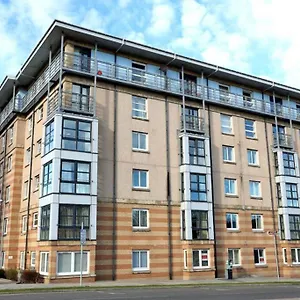 Lovely 2 Bed Close To Beach! Apartment
