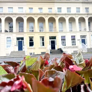 81 Promenade Apartment Cheltenham